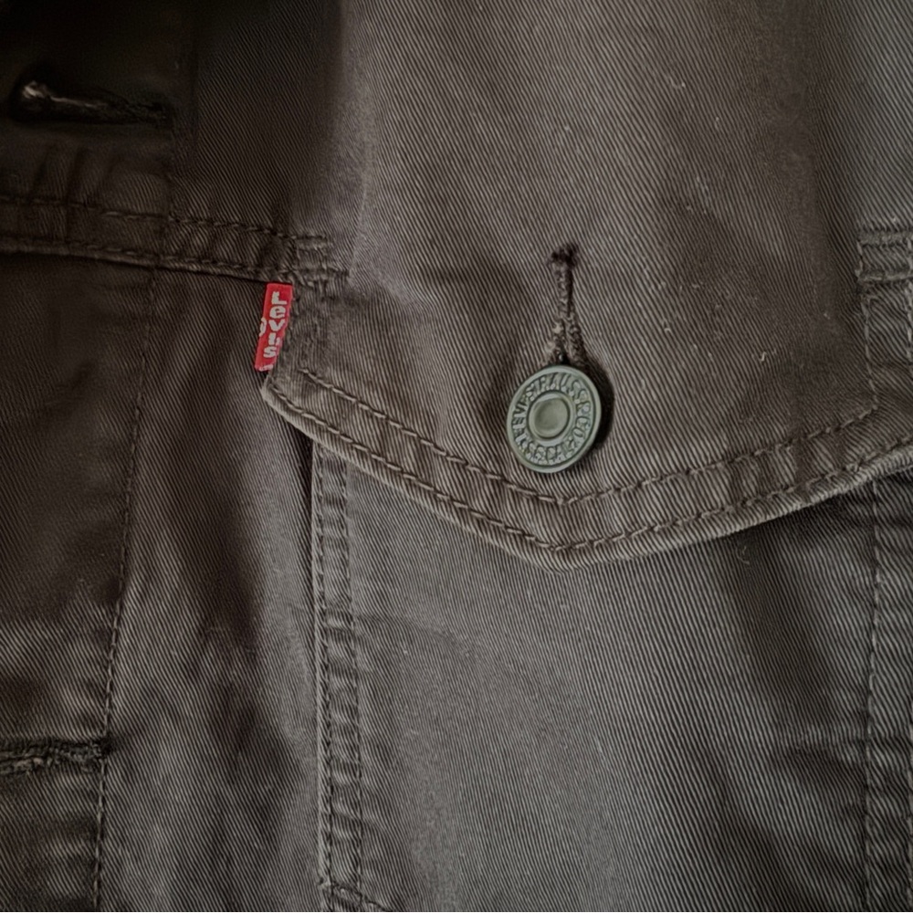 Levi's Commuter Trucker Jacket in Black Stretch Twill - Picture 3 of 8